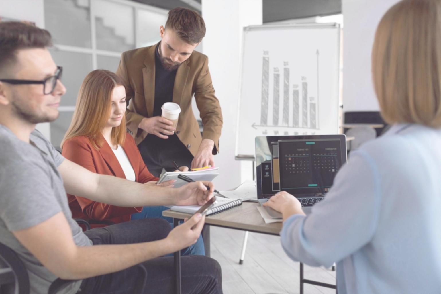 Suasana kerja tim Yztex