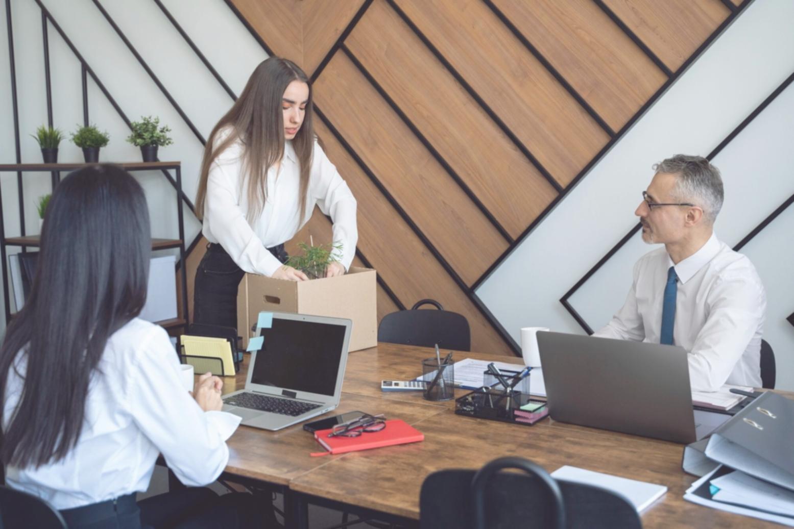 Sesi pembelajaran riset investasi dengan pendekatan praktis dan interaktif